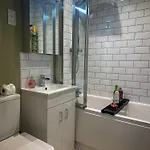 Warm & Cosy, 2 Bed 公寓 *